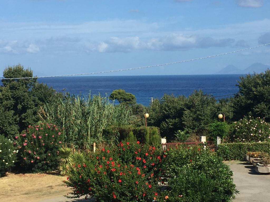 B&B Xenia Patti Buitenkant foto